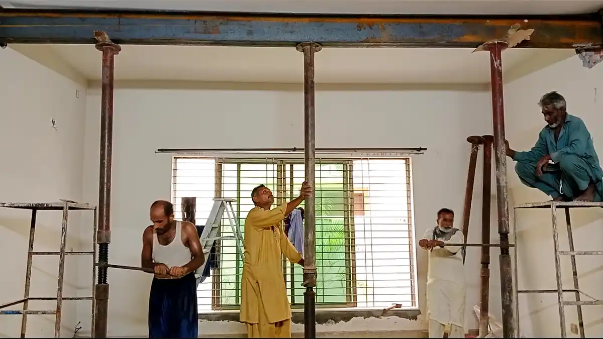 Girder Installation & Roof Fixing Service Using Jacks